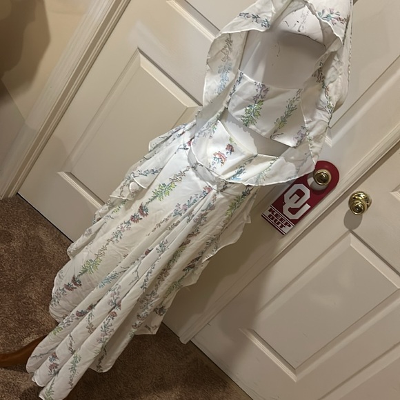balboa Charms and Glitter Open back Floral White Ruffle Dress. Midi. Small. NWT - Picture 8 of 16